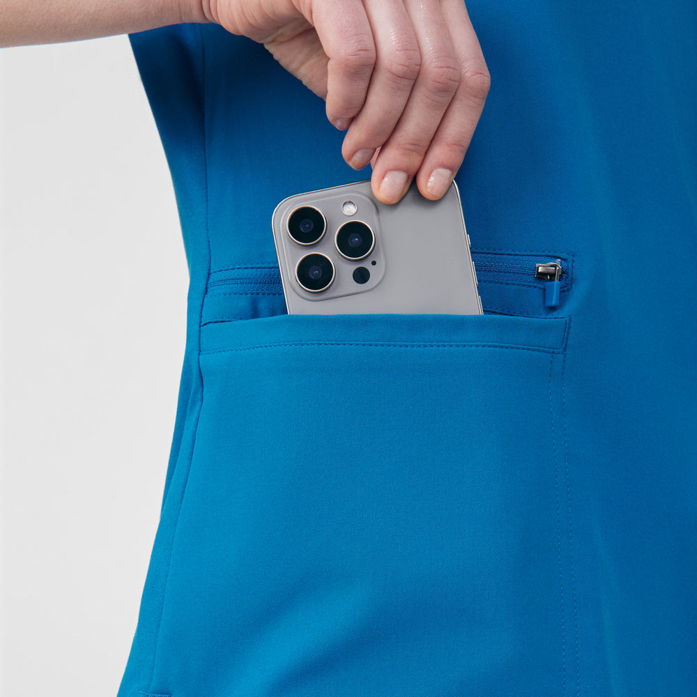 3-Pocket V-Neck Scrub Top WT127